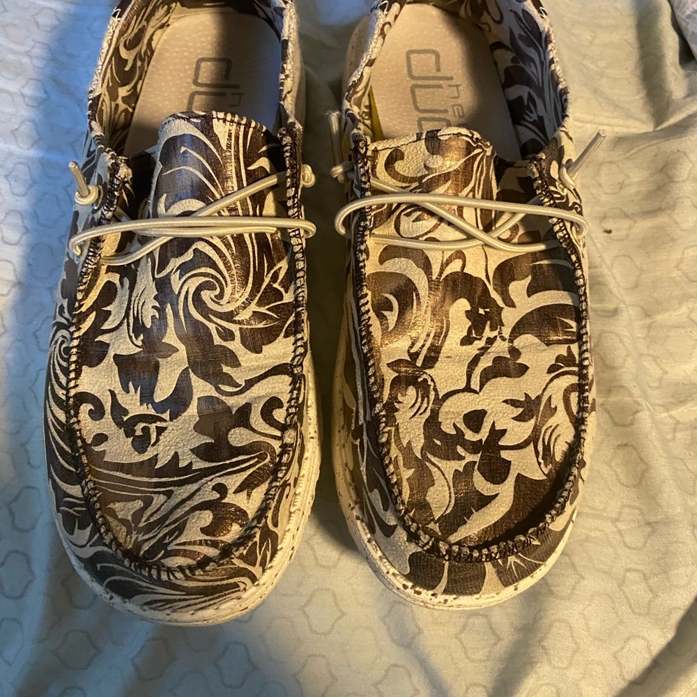 Hey dude shoes buckle limited addition